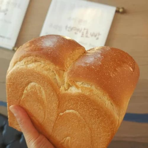 천연발효빵 식빵, 샤워도우, 치아바타, 깜빠뉴